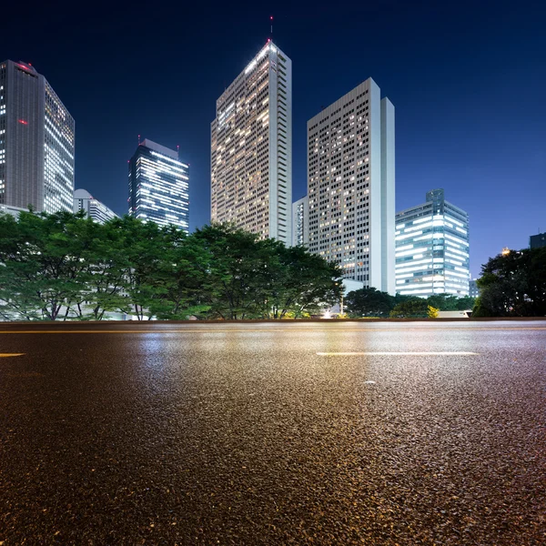 Modern buildings in Tokyo at twilight — Stock Photo, Image