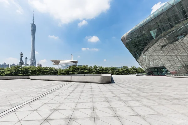 Landmärke Guangzhou tower från tomma golv — Stockfoto