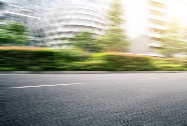 Modern abstract building in Tokyo from road — Stock Photo, Image