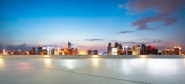 Paisaje urbano y horizonte de Hangzhou desde el suelo —  Fotos de Stock