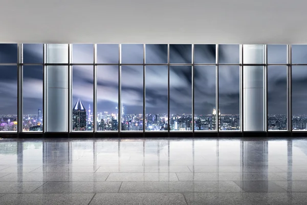 Paysage urbain et skyline de Hong Kong à partir de la fenêtre en verre — Photo