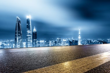 Cityscape ve asfalt yol Şanghay manzarası