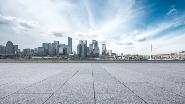 都市の景観と空床から重慶のスカイライン — ストック写真
