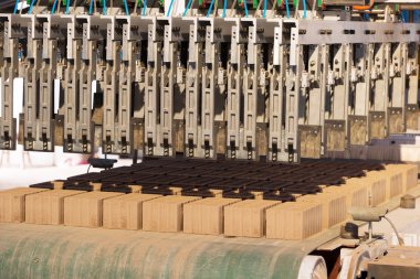 tuğla sıkıştırma şekillendirme