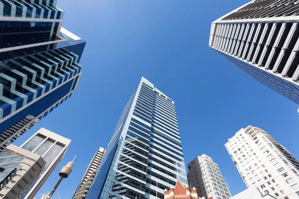 Looking up the business building — Stock Photo, Image