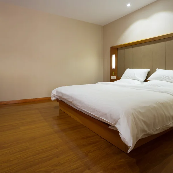 Modern clean bedroom — Stock Photo, Image