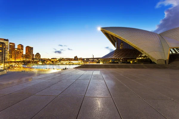 Sydney teatro de ópera y paisaje urbano — Foto de Stock