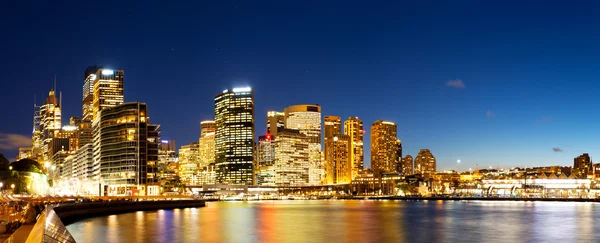 Cityscape of sydney at nightfall — Stock Photo, Image