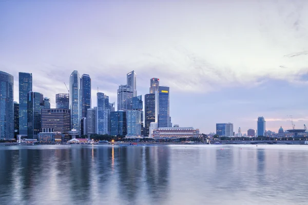 Welvarende stadsgezicht, gebouwen buitenkant — Stockfoto