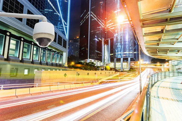 Städtische Straße Cctv mit Ampel-Trail-Hintergrund — Stockfoto