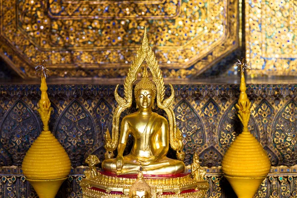 Buda cultura sentado en la meditación —  Fotos de Stock