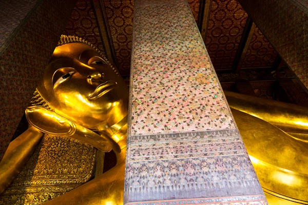 Slapende boeddha beeld details — Stockfoto