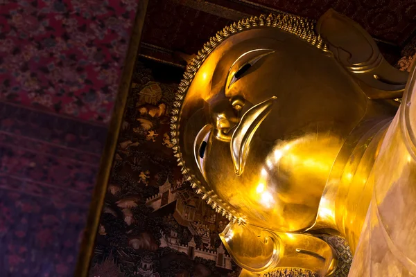 Sleeping buddha sculpture details — Stock Photo, Image