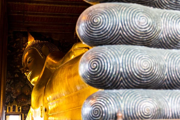 Schlafende Buddha-Skulptur Details — Stockfoto