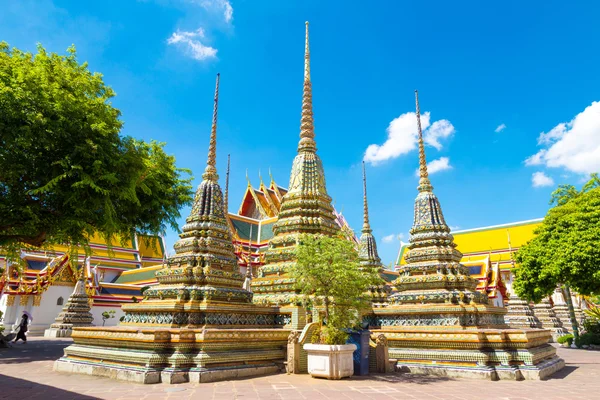 Ancient buddism stupas — Stock Photo, Image