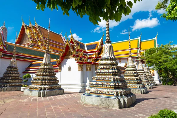 Ancient buddism stupas — Stock Photo, Image