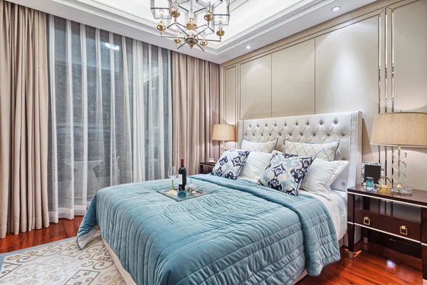 Moderní ložnice luxusní dekorace interiéru — Stock fotografie