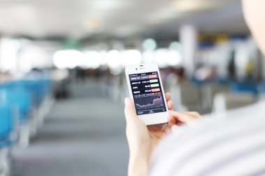 Hangzhou, Çin-Ekim 6,2014: business yolcu kullanım akıllı fon