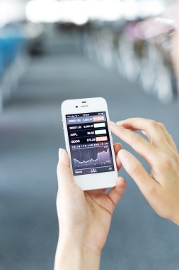 Hangzhou, Çin-Ekim 6,2014: business yolcu kullanım akıllı fon