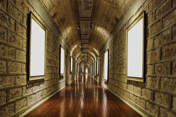 Corridor van wijnopslag honkmensen — Stockfoto