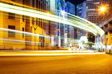 modern şehir içinde hareket trafik iz bulanıklık