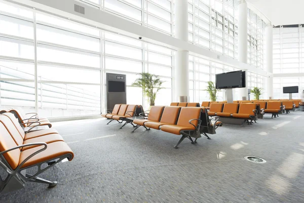 Moderno aeroporto sala d'attesa interno — Foto Stock