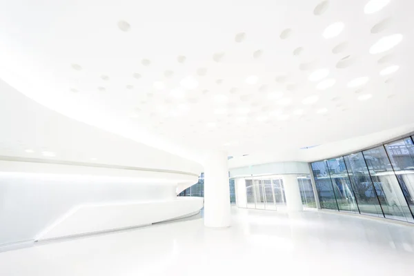 Futuriste immeuble de bureaux moderne intérieur — Photo