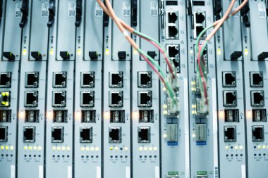 Telekomünikasyon cihazları kurulu