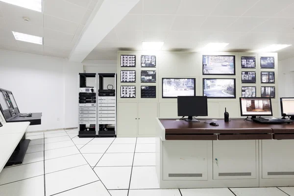 Sala de controlo de vigilância — Fotografia de Stock