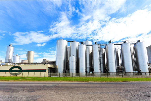 Utvendig kjemisk fabrikk – stockfoto