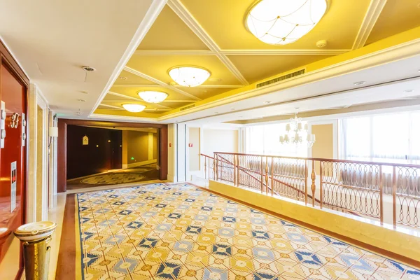 Moderno interior y pasillo del hotel — Foto de Stock