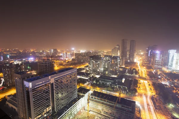 Skyline tráfego e edifícios da cidade moderna hangzhou — Fotografia de Stock