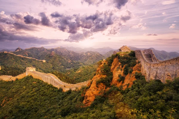 Skyline and great wall — Stock Photo, Image
