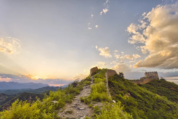 Skyline und große Mauer — Stockfoto