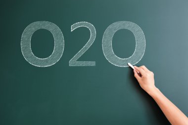 yazı tahtası üzerinde yazılı o2o