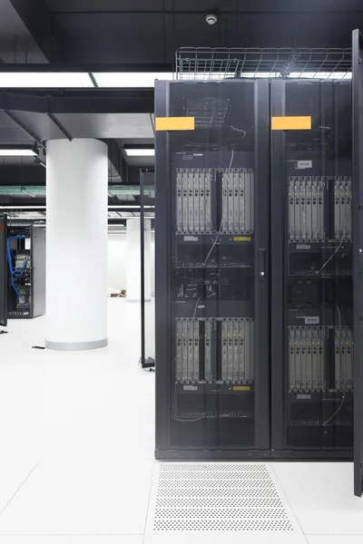 Server di telecomunicazione nel data center — Foto Stock