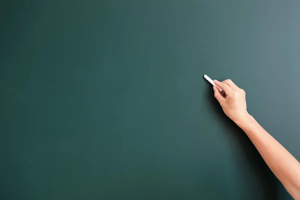 İnsan eli boş tahta yazma — Stok fotoğraf