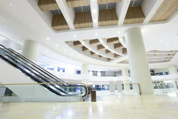 Centro comercial hall de entrada interior y decoración —  Fotos de Stock