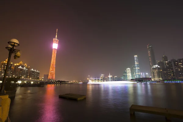 Skyline e paisagem urbana moderna em Guangzhou — Fotografia de Stock