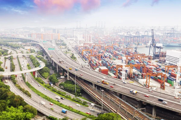 Skyline and cityscape of modern city harbor — Stock Photo, Image