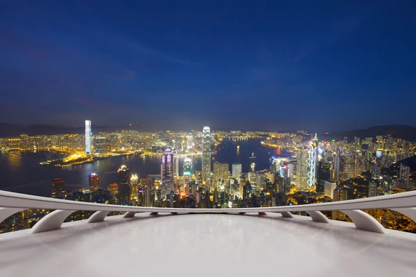 Empty viewing deck with Hong kong night scene — Stock Photo, Image