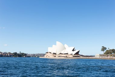 Sydney opera binası ve deniz