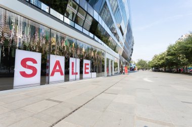 Alışveriş Merkezi vitrin satışı işareti