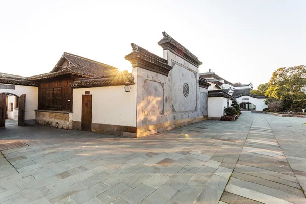 Tradicional chinês vintage residência exterior — Fotografia de Stock