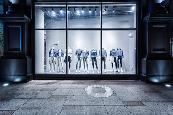 Fashion shop display window and clothes — Stock Photo, Image