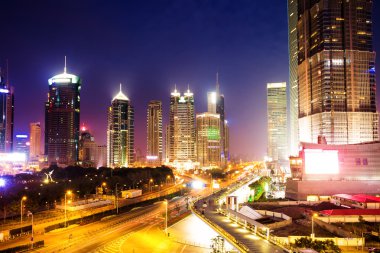 Manzarası ve ışıklı cityscape Şanghay