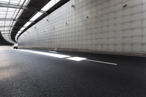 Пустой тоннель современного города — стоковое фото