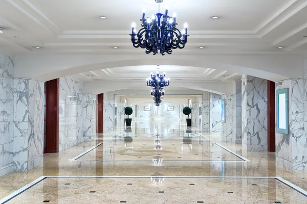 Luxury hotel corridor interior — Stock Photo, Image