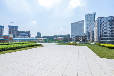 Dış binasında boş yol