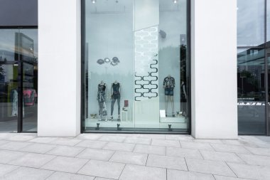 Moda shopfront mankenler